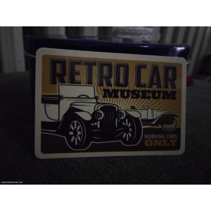 Retro car museum nalepnica