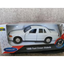 Ford Crown Victoria 1999 - Metalni autić